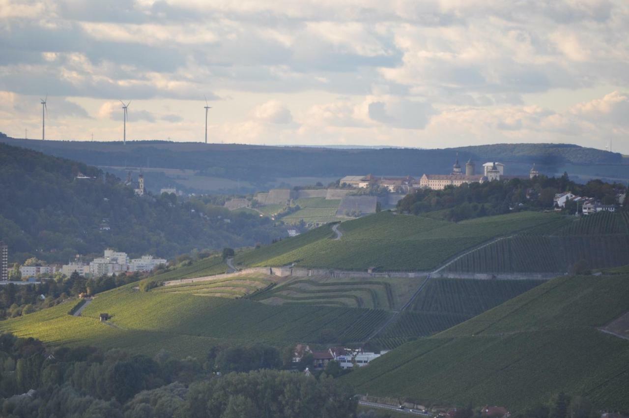 Ferienwohnung, Weingut Trockene Schmitts Randersacker Dış mekan fotoğraf